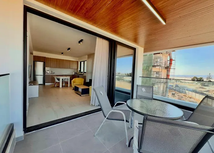 Mackenzie Seaside * Λάρνακα