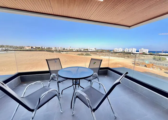 Mackenzie Seaside Διαμέρισμα Λάρνακα