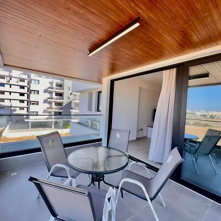 Mackenzie Seaside Apartament